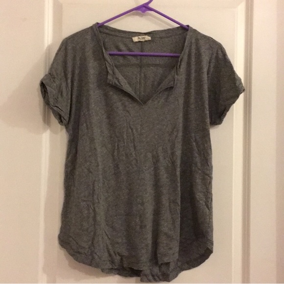 Madewell turntable split-neck tee. Medium. - Picture 1 of 2